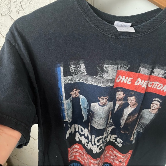 One Direction 1D Where We Are 2014 Tour Top! - Picture 6 of 7